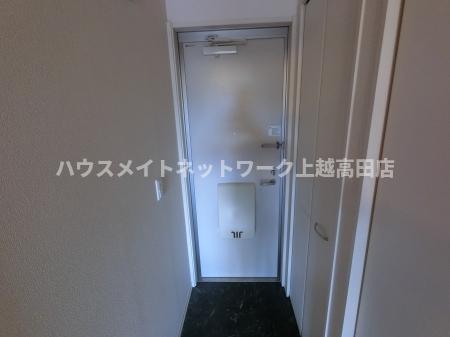 玄関　玄関（参考同型室内写真101号室）
