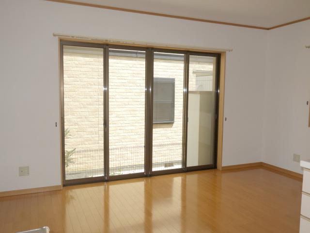 田中貸家の居間写真