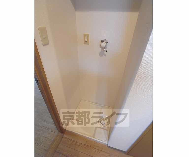 その他設備　室内に洗濯機置けます。