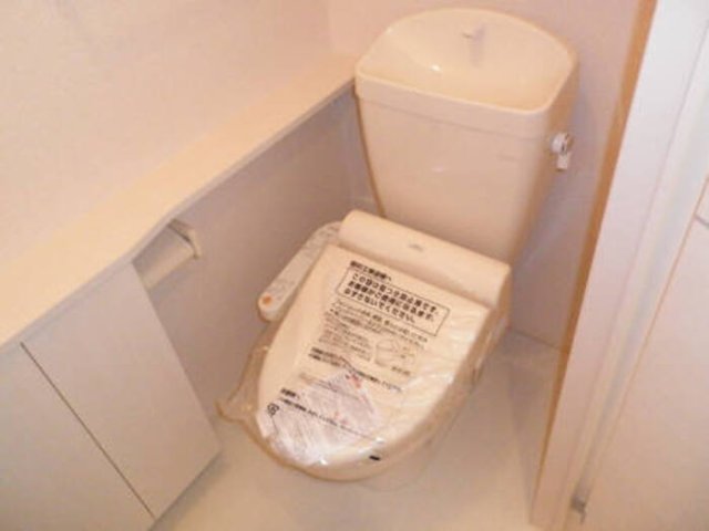ヴィラソレアーダ中野 B棟のトイレ写真