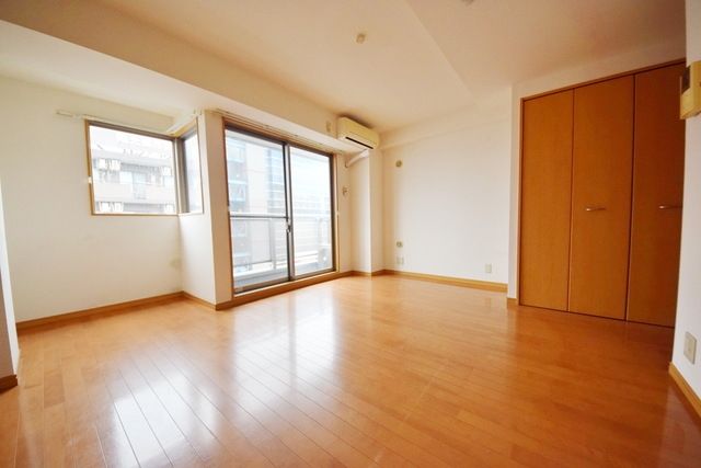 居室・リビング　同建物内参考写真