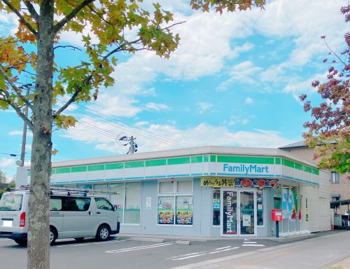 コンビニ　ファミリーマート川内駅東口店（コンビニ）まで324m