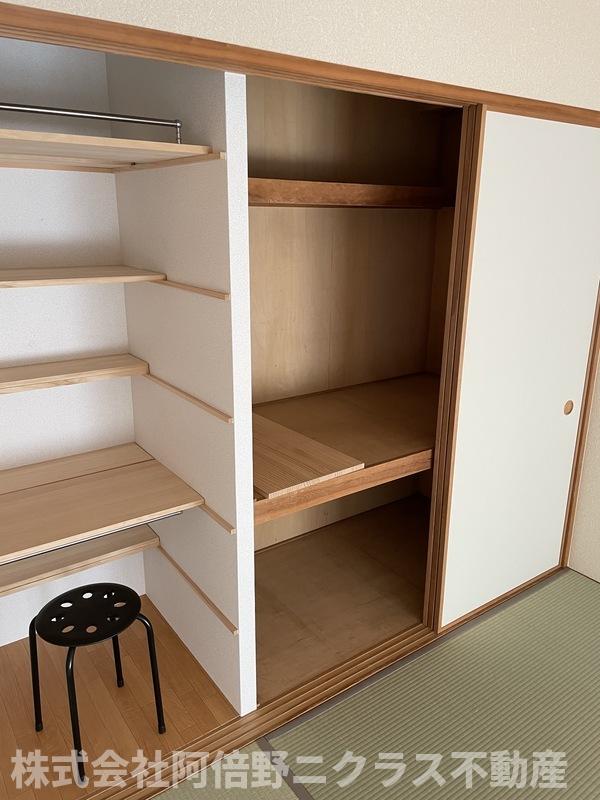 収納　内装は別部屋の参考写真です。