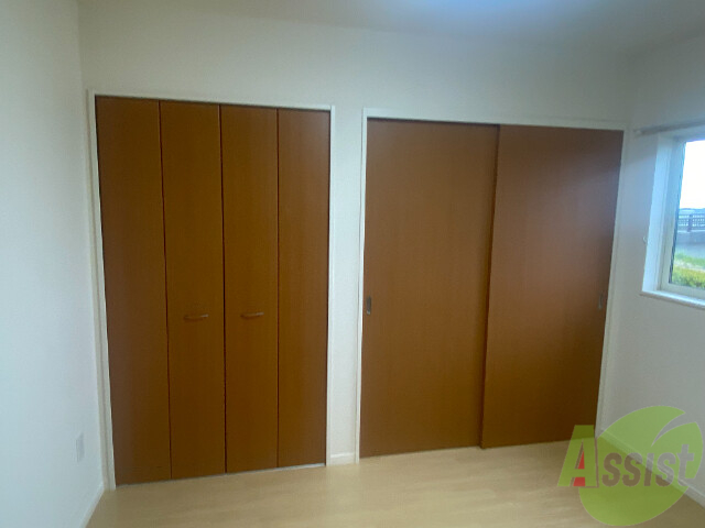 収納　こちらのお部屋には、幅がある収納があります。