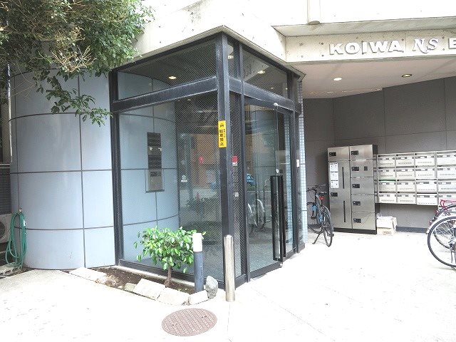 エントランス　エントランス　オートロック完備