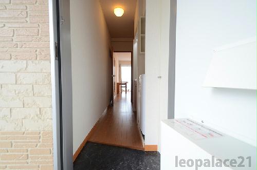 玄関　設備・仕様は号室により異なる為、現況を優先致します。