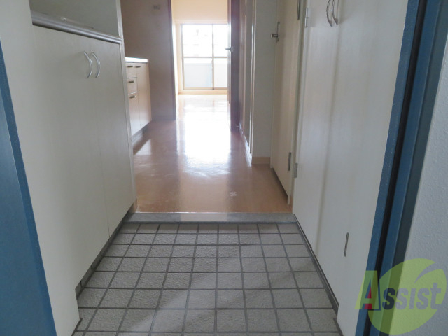 玄関　とても広い玄関です急な来客でも対応できますね