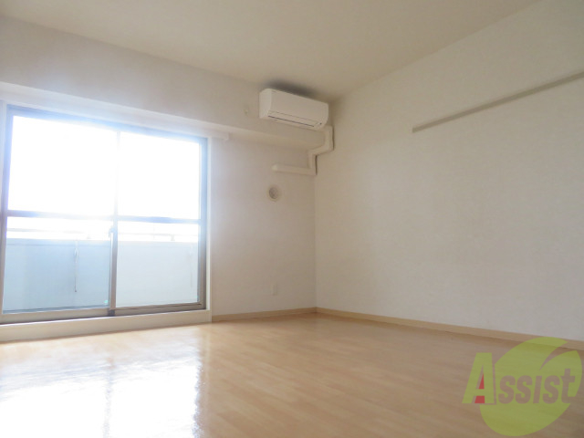 居室・リビング　とても広いリビングです陽当たりがとてもいいですね