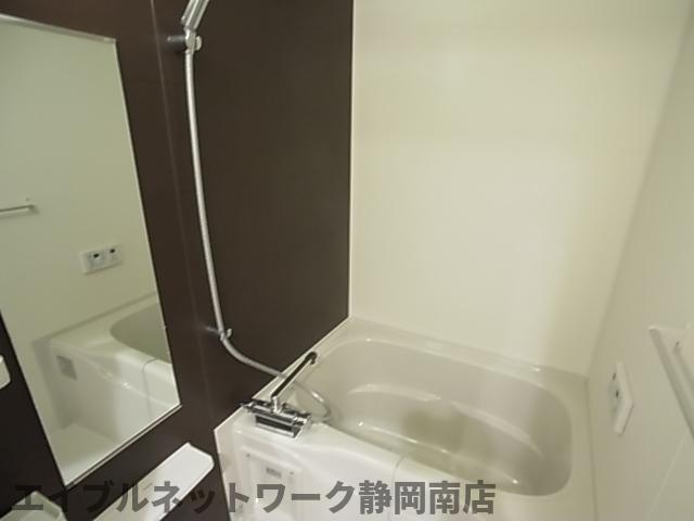 バス・シャワールーム　日々の疲れを癒すお風呂付です