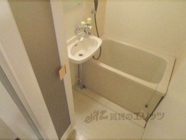 バス・シャワールーム　バス