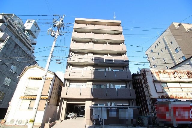 高知市農人町のマンションの建物外観