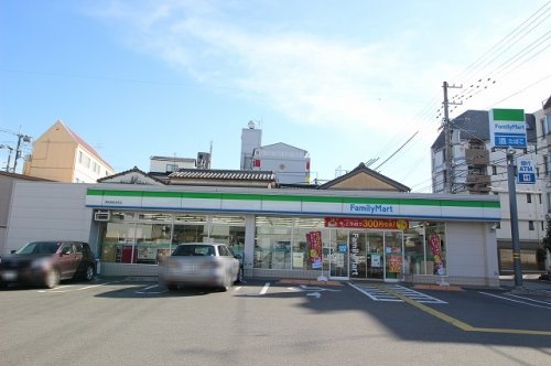 【高知市農人町のマンションのコンビニ】