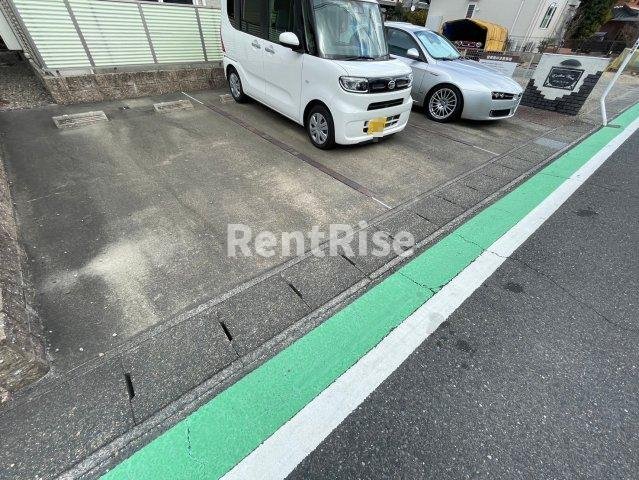 【稲沢市祖父江町本甲のアパートの駐車場】