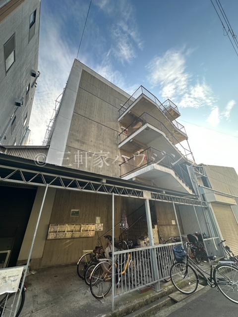 【マンション松原の建物外観】