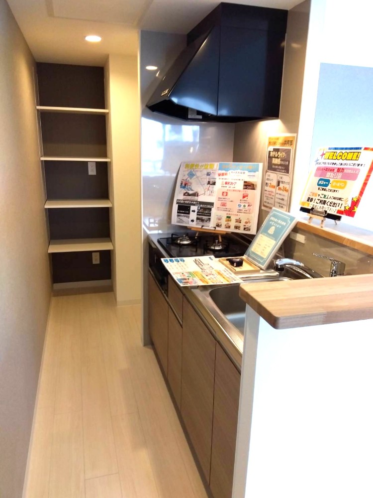 キッチン　開放感のある対面システムキッチンです♪