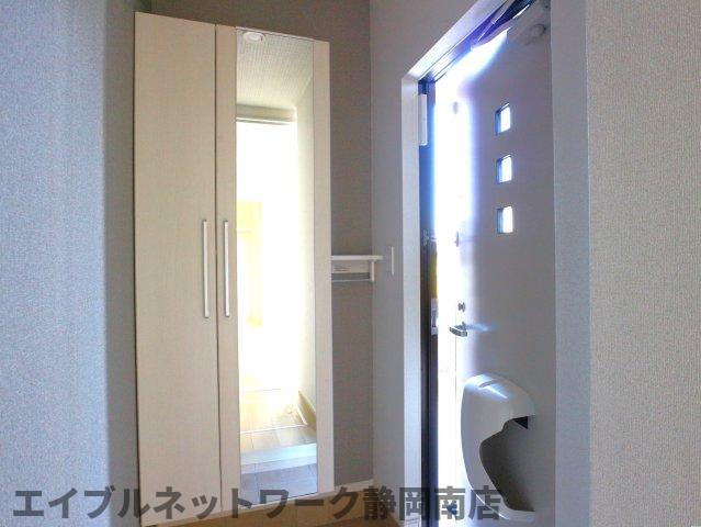 玄関　ゆったりとした玄関です