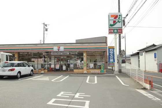 コンビニ　セブンイレブン広島ガラスの里店（コンビニ）まで197m