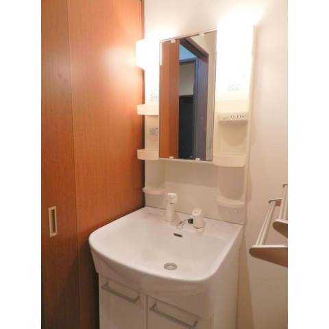 洗面設備　サンクジョワの独立洗面台