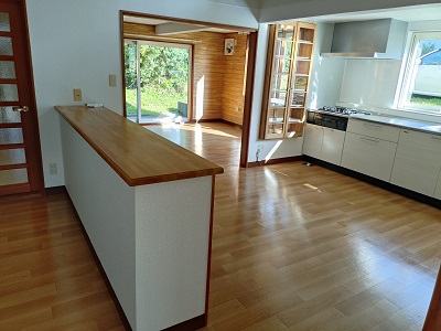 居室・リビング　吹抜天井高！