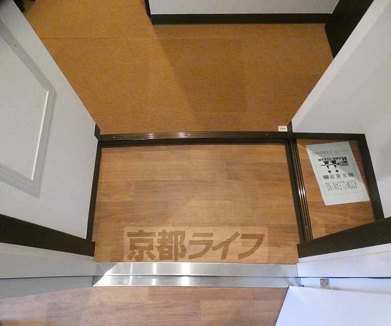 玄関　ゆとりのある玄関口です。