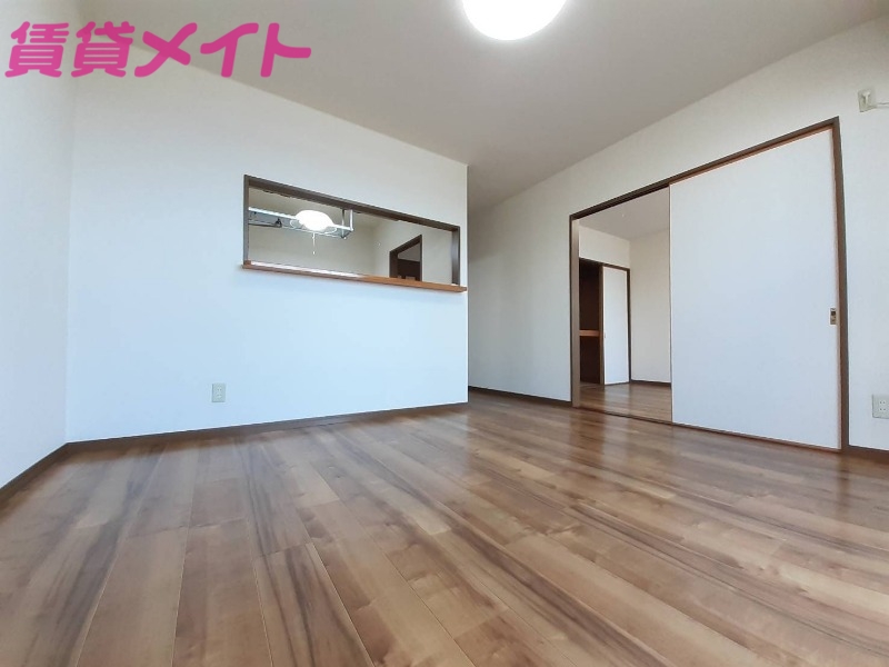 居室・リビング　別部屋参考写真です。