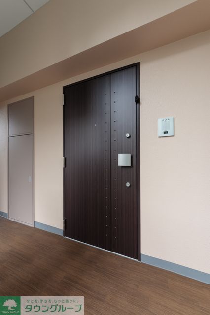 玄関　※写真は同タイプ住戸です。