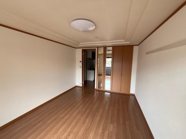 居室・リビング　室内