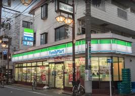 コンビニ　ファミリーマート赤羽平和通り店（コンビニ）まで348m