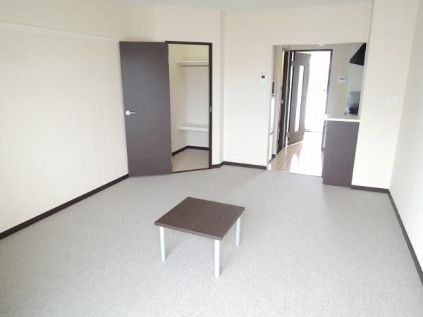 その他部屋・スペース　2階以上は絨毯仕様です