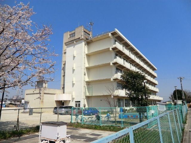 小学校　松戸市立六実第二小学校（小学校）まで713m