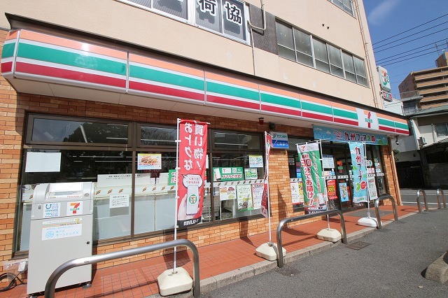 コンビニ　セブンイレブン広島横川新橋西店（コンビニ）まで269m