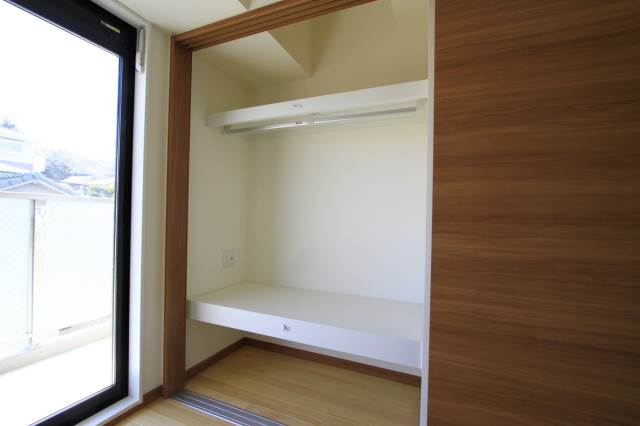 収納　階数により壁紙のデザインが異なります