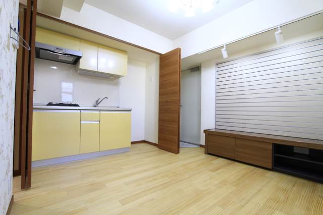 居室・リビング　階数により壁紙のデザインが異なります