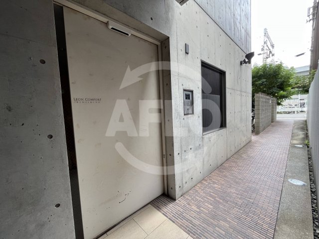 エントランス　レオンコンフォート弁天町　エントランス