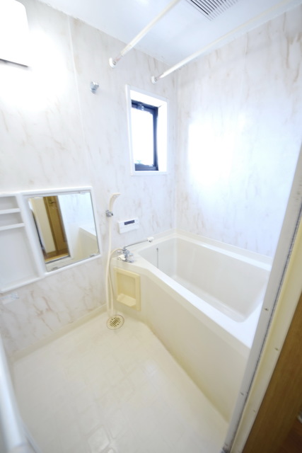 バス・シャワールーム　～お風呂に窓も大切～