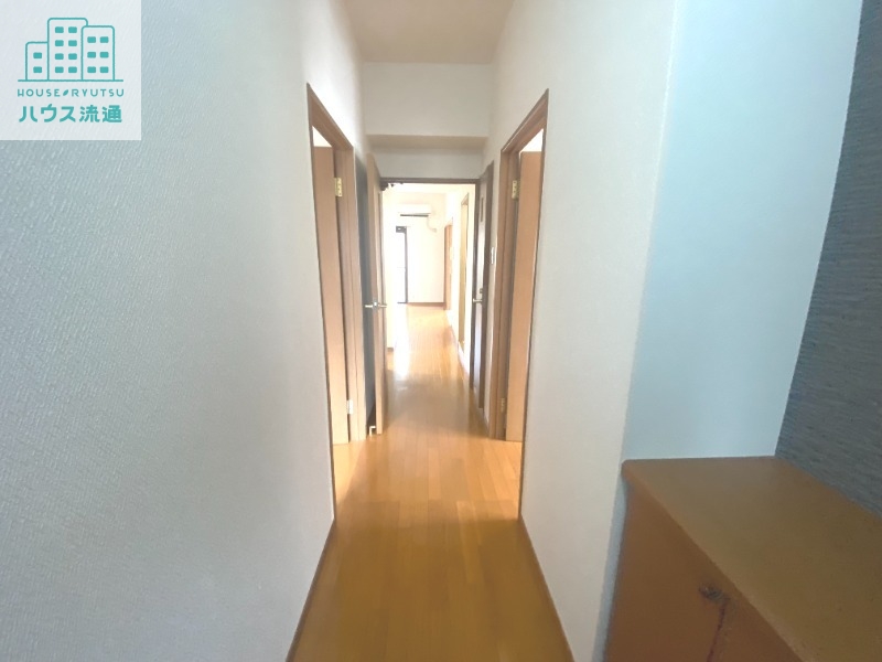 玄関　※別号室の写真です