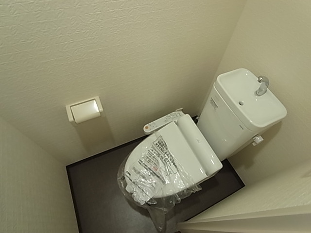 トイレ　ウォシュレット付き