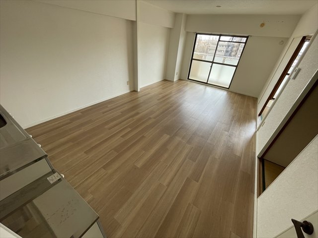 居室・リビング　※同建物別部屋の写真になります。