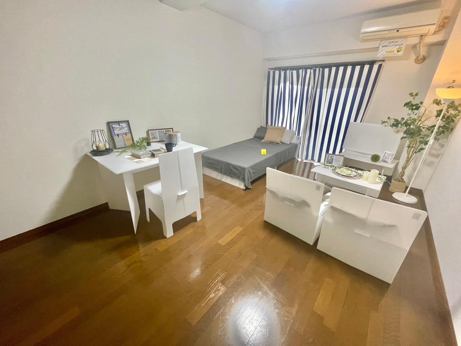 居室・リビング　写真は別号室のものになります。