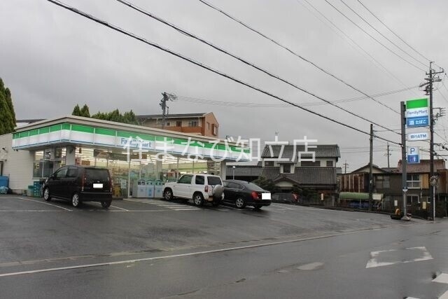 コンビニ　ファミリーマート岩本宇頭店（コンビニ）まで517m