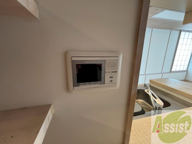 セキュリティ　ＴＶモニター付インターホンです。来客者の顔が見えるので安心！