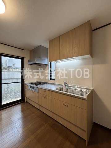 キッチン　3口ガスコンロ　グリル付き