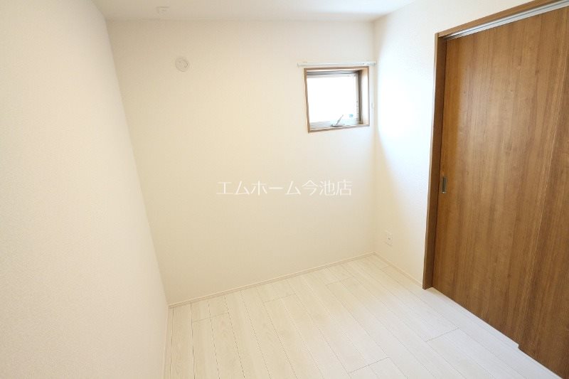 その他部屋・スペース　洋室3.5帖　収納スペース充実