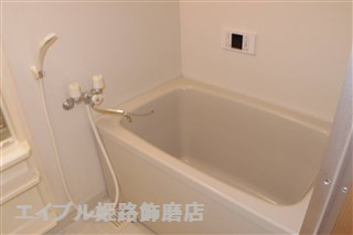 バス・シャワールーム　写真は反転のお部屋です