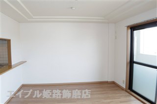 居室・リビング　写真は反転のお部屋です