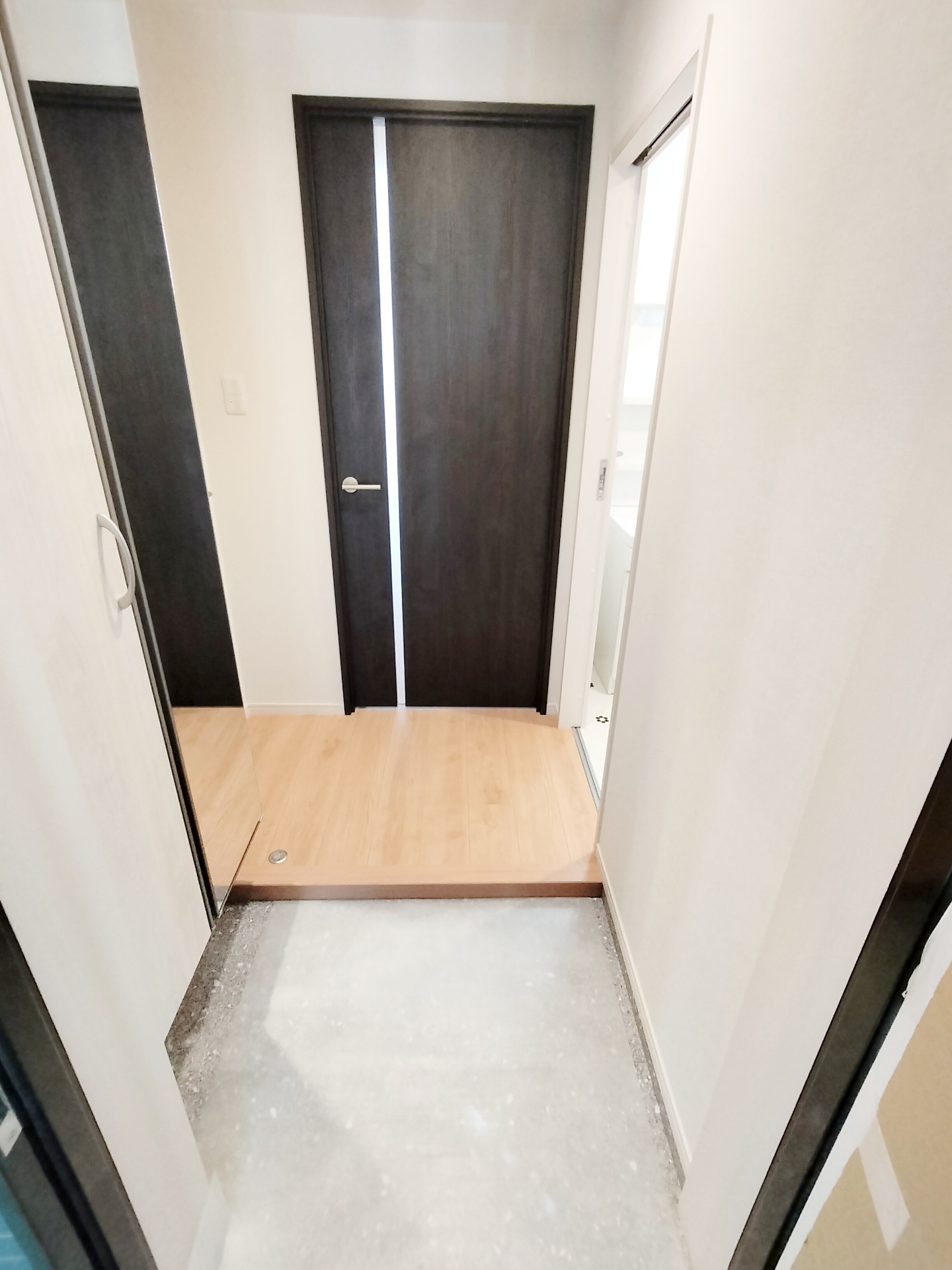 玄関　※モデルルーム※