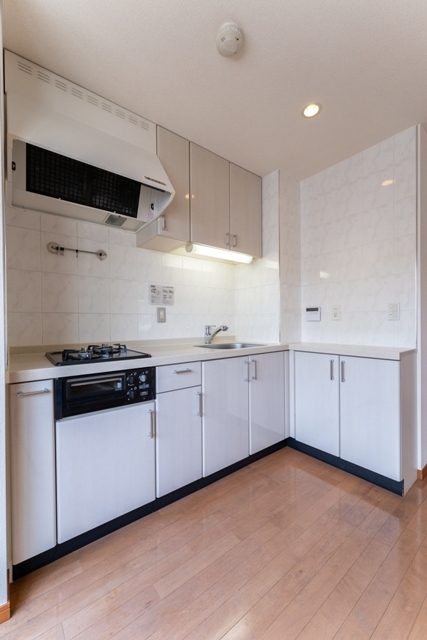 キッチン　写真は同タイプ住戸です。