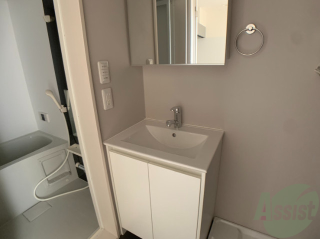 洗面設備　独立した洗面台があるので、朝の身支度はこちらでどうぞ～