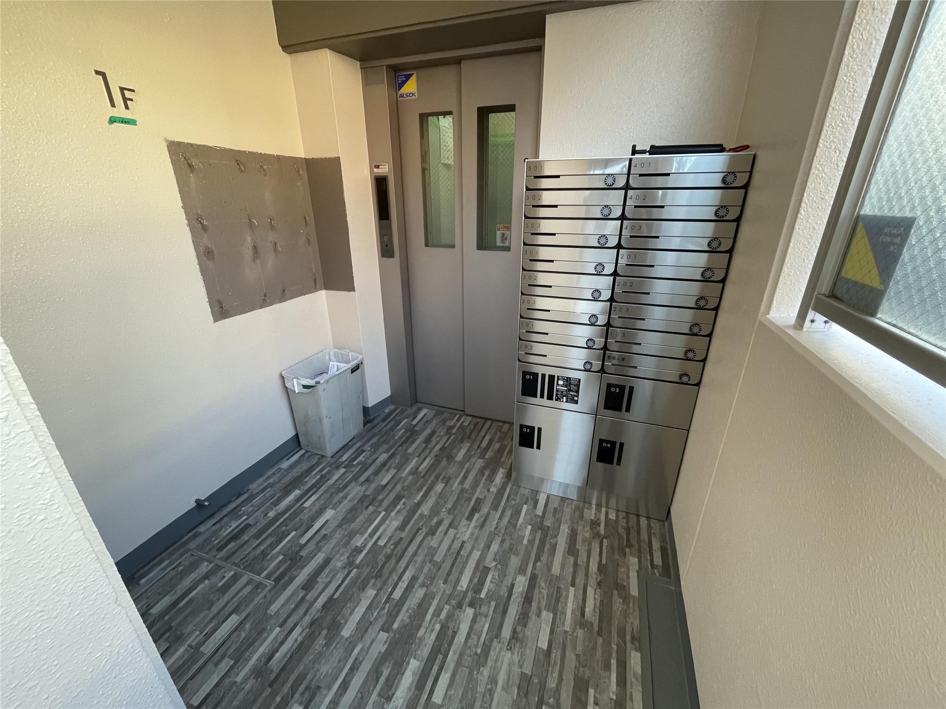 その他　宅配ボックスを完備しています