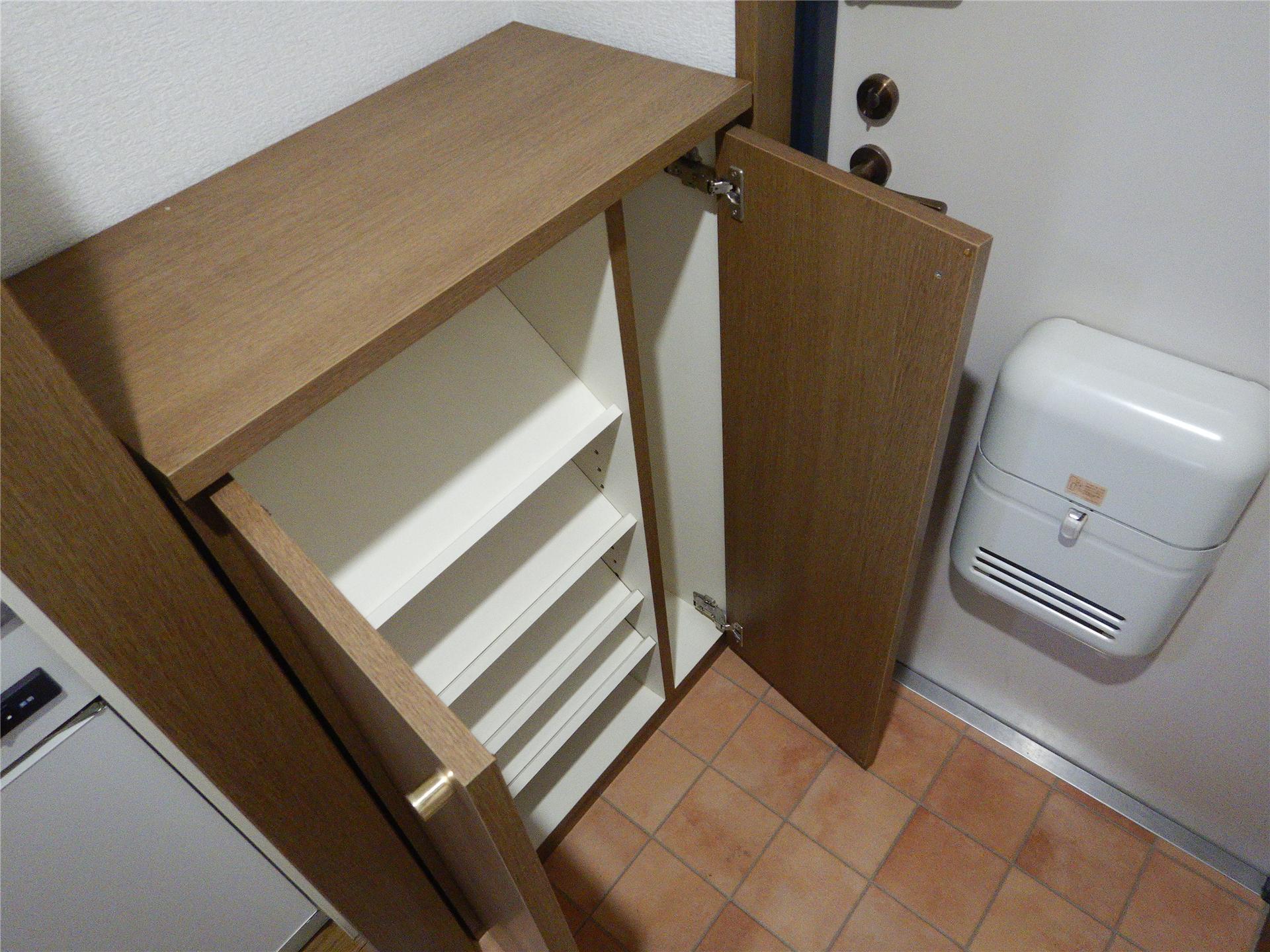 玄関　シューズボックス付きの玄関です